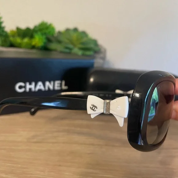 Authentic Chanel coco Ribbon sunglasses full set